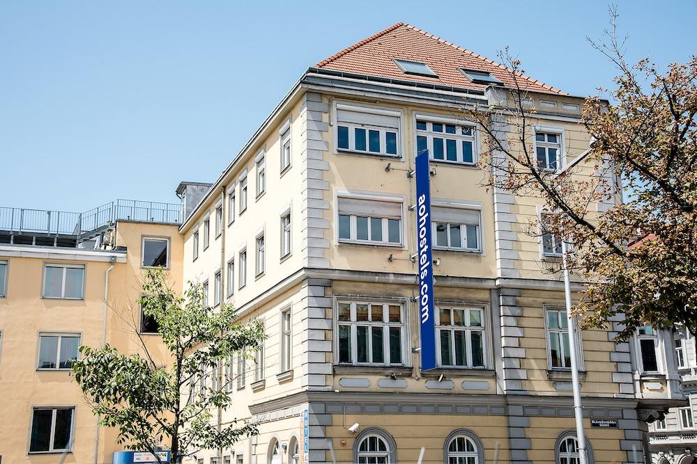 维也纳施塔特哈勒a&O经济型连锁酒店 外观 照片